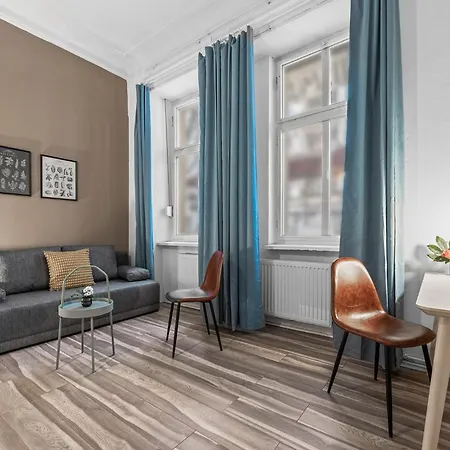 33 K Next To Alexanderplatz, 4 With Bathroom & Guest Toilet