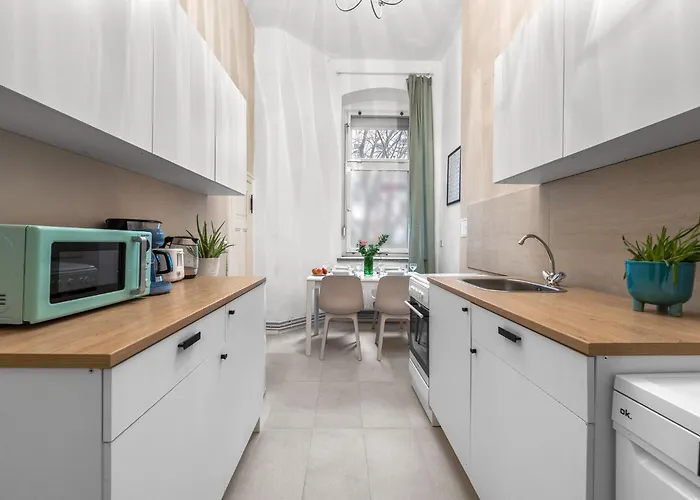 33 K Next To Alexanderplatz, 4 With Bathroom & Guest Toilet * Berlin