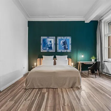 アパート 33 K Next To Alexanderplatz, 4 With Bathroom & Guest Toilet ベルリン