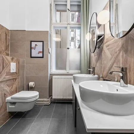 33 K Next To Alexanderplatz, 4 With Bathroom & Guest Toilet ベルリン