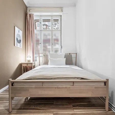 33 K Next To Alexanderplatz, 4 With Bathroom & Guest Toilet ベルリン