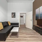 33 K Next To Alexanderplatz, 4 With Bathroom & Guest Toilet Berlijn