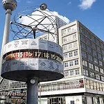 33 K Next To Alexanderplatz, 4 With Bathroom & Guest Toilet Berlijn