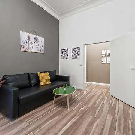 Apartment 33 K Next To Alexanderplatz