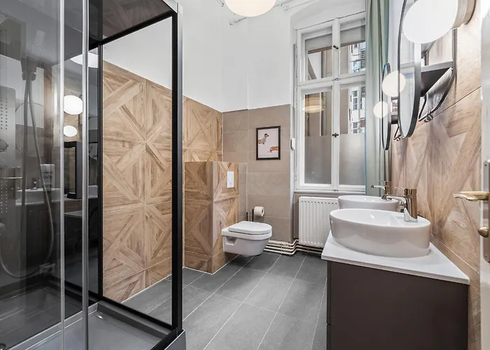 33 K Next To Alexanderplatz, 4 With Bathroom & Guest Toilet