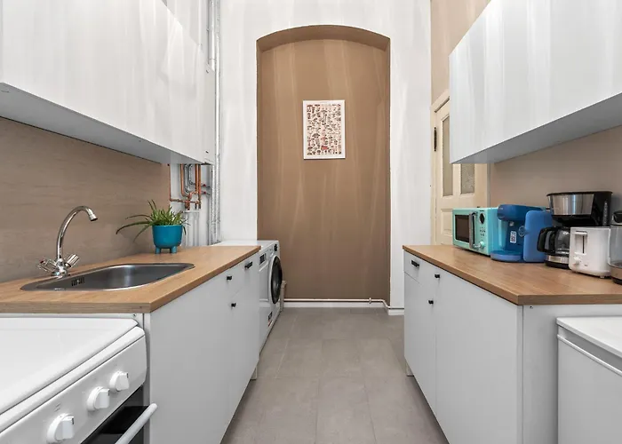 33 K Next To Alexanderplatz, 4 With Bathroom & Guest Toilet Lägenhet