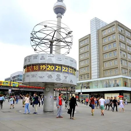 33 K Next To Alexanderplatz *