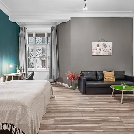 Apartment 33 K Next To Alexanderplatz