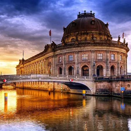 Apartmán 33 K Next To Alexanderplatz, 4 With Bathroom & Guest Toilet *