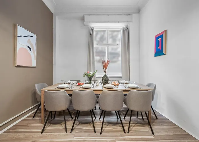 33 K Next To Alexanderplatz, 4 With Bathroom & Guest Toilet